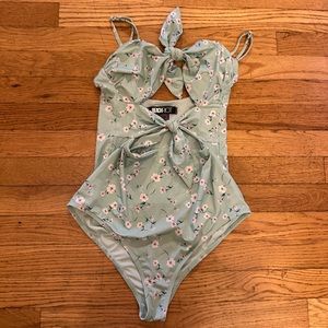 Beachriot bathing suit